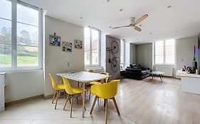 La Roue Libre 3 Chambres - 1Er Etage Au Centre Ville De L'Arbresle